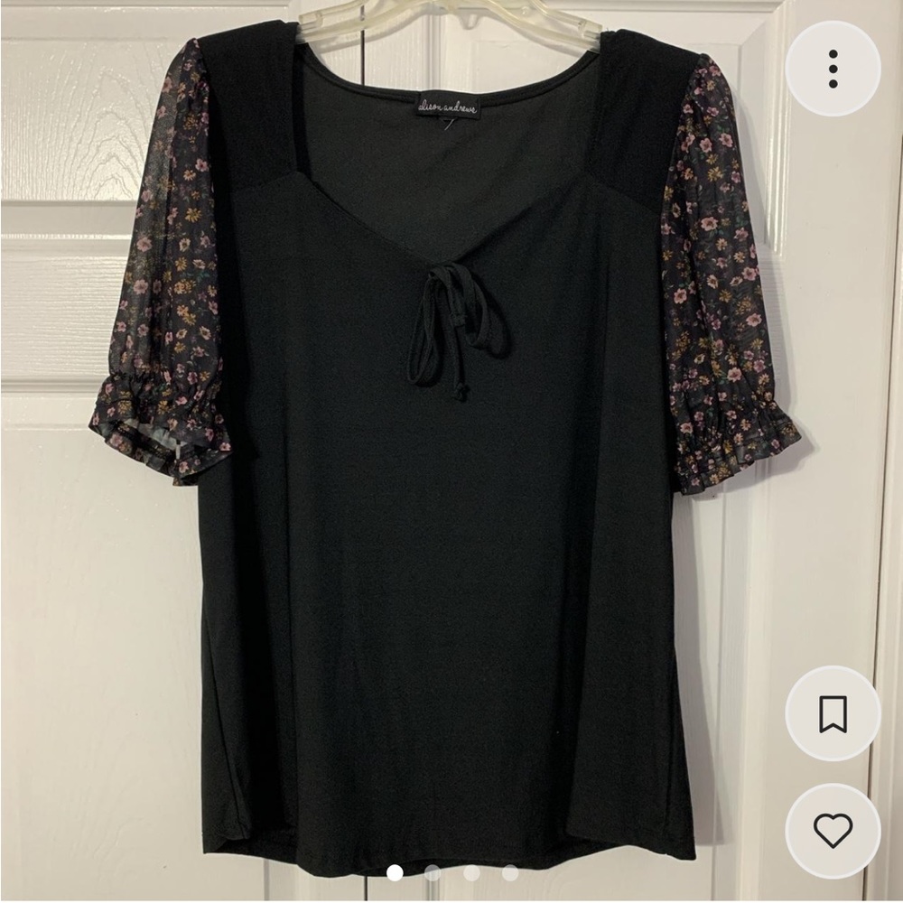 Floral Sweetheart Neck Blouse